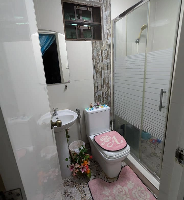 Fully solar-powered house for sale in Quezon City, House with ensuite bathrooms in Bloomfield’s Subdivision